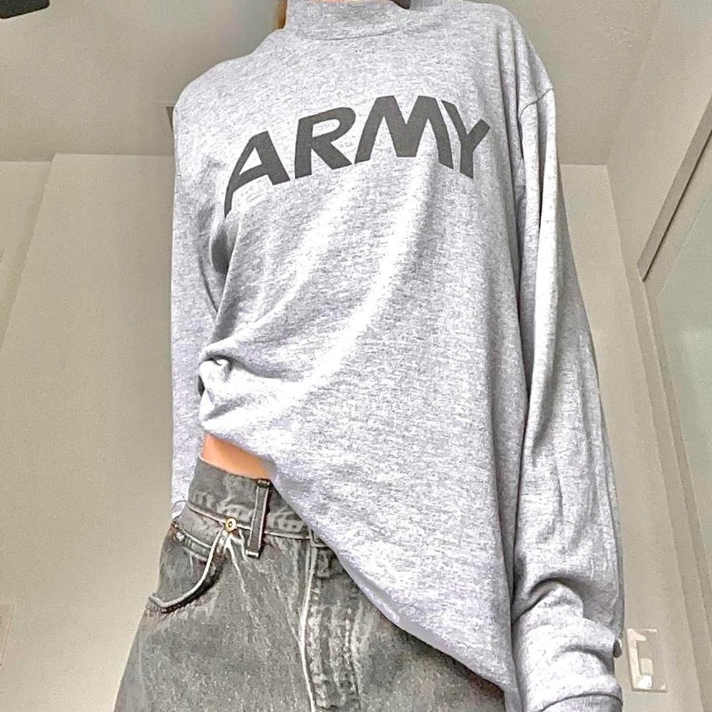 🤎VINTAGE ARMY MOCK NECK LONGSLEEVE WITH REFLECTIVE LETTERING🤎